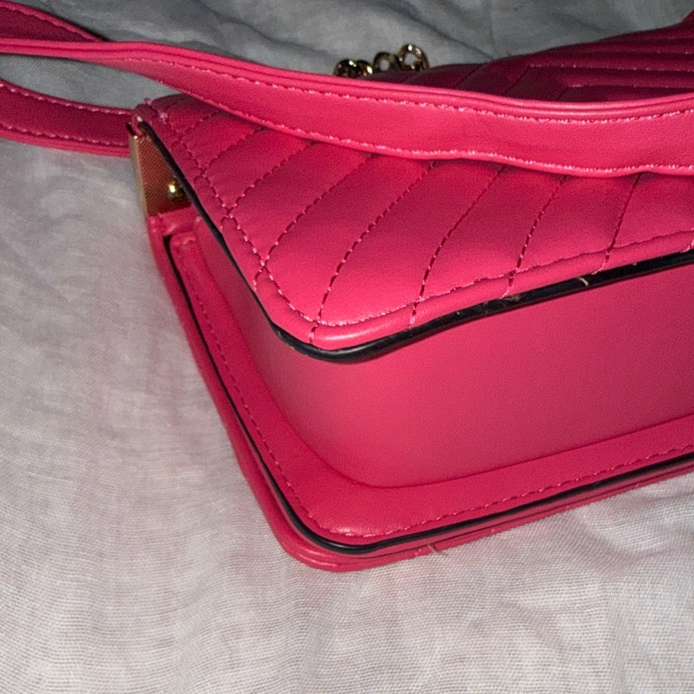 Designer inspired Fuchsia Quilted Crossbody Bag - Picture 6 of 12